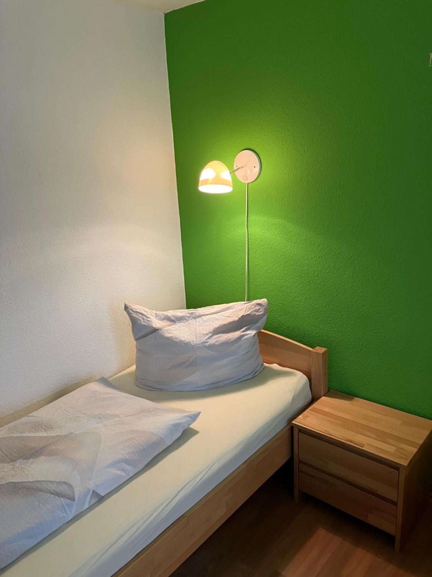 Ferienwohnung Morgensonne Am Kurpark Bad Berka - Parkplatz - Spielplatz - Wlan - 2 Schlafzimmer Екстер'єр фото