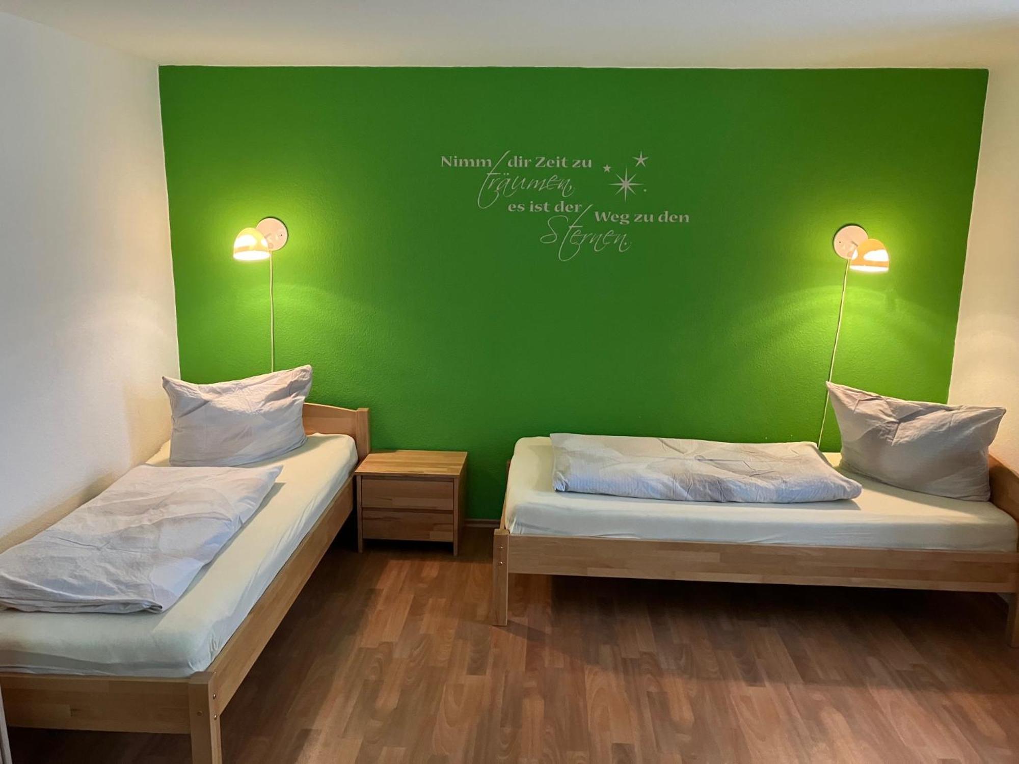 Ferienwohnung Morgensonne Am Kurpark Bad Berka - Parkplatz - Spielplatz - Wlan - 2 Schlafzimmer Екстер'єр фото